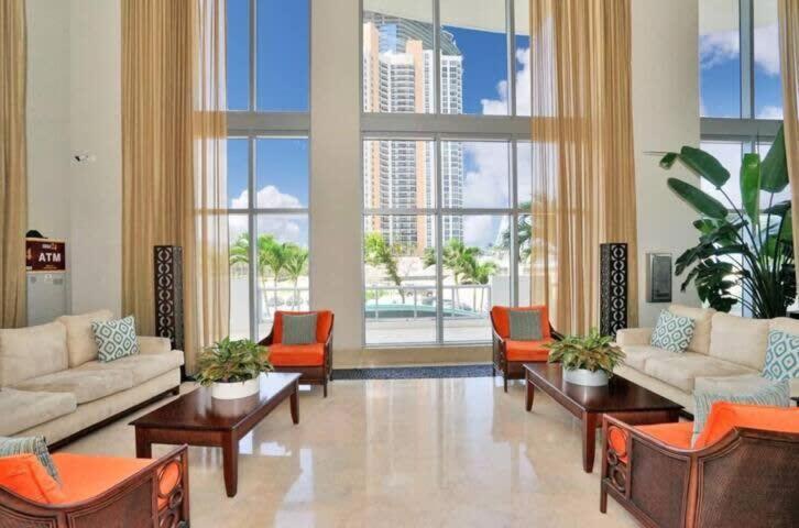 Appartement Beachfront - Pool - Ocean View Balcony- Gym *