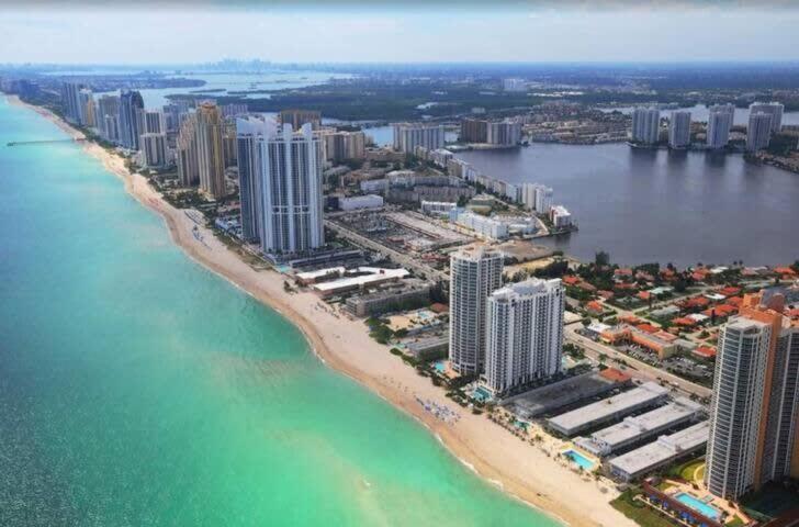 Appartement Beachfront - Pool - Ocean View Balcony- Gym *